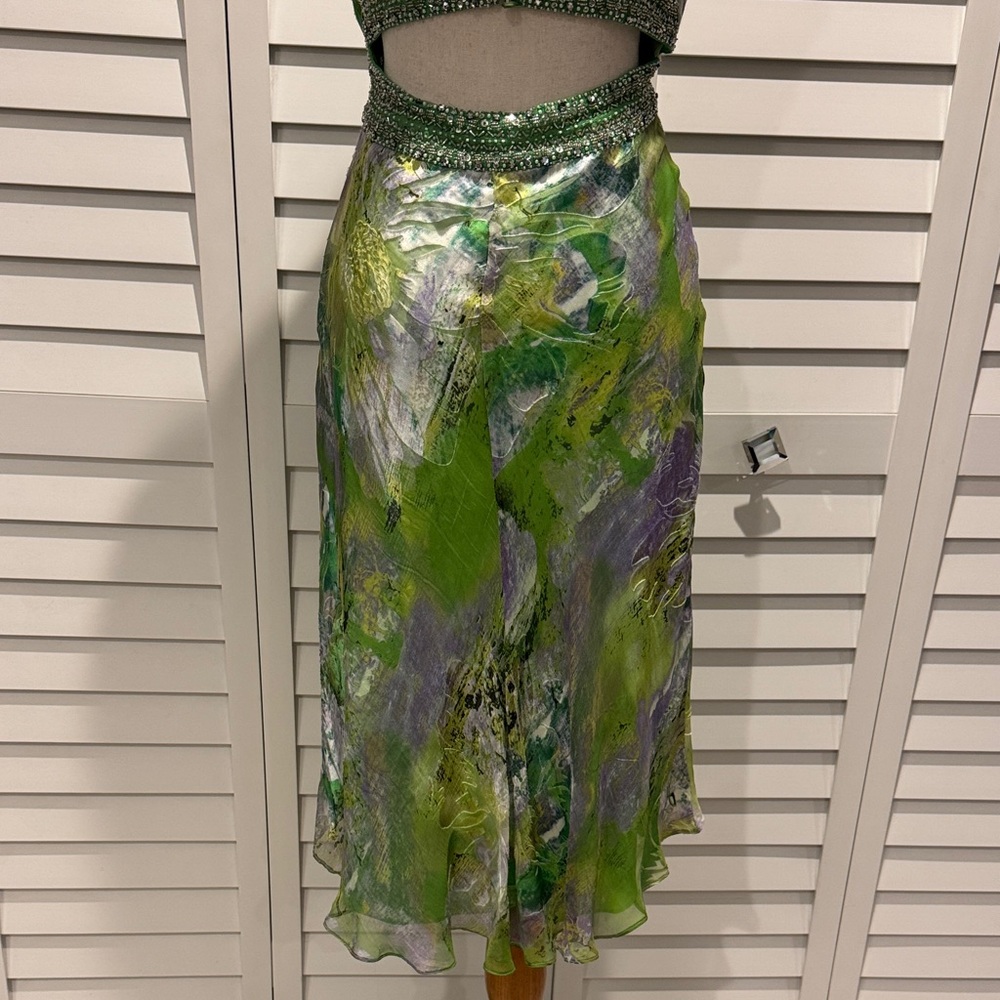 Elegant vintage Silk handmade lined beaded Sleeveless Dress with built in Bra. - Picture 7 of 13